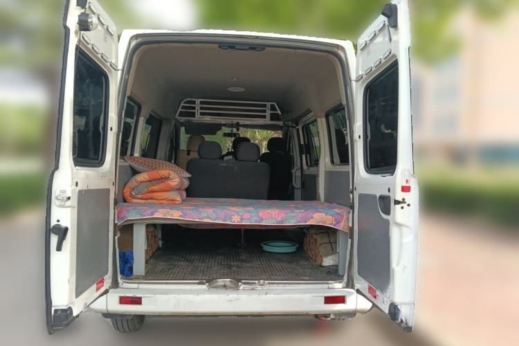 Used SAIC MAXUS Xintu V80  Trunk