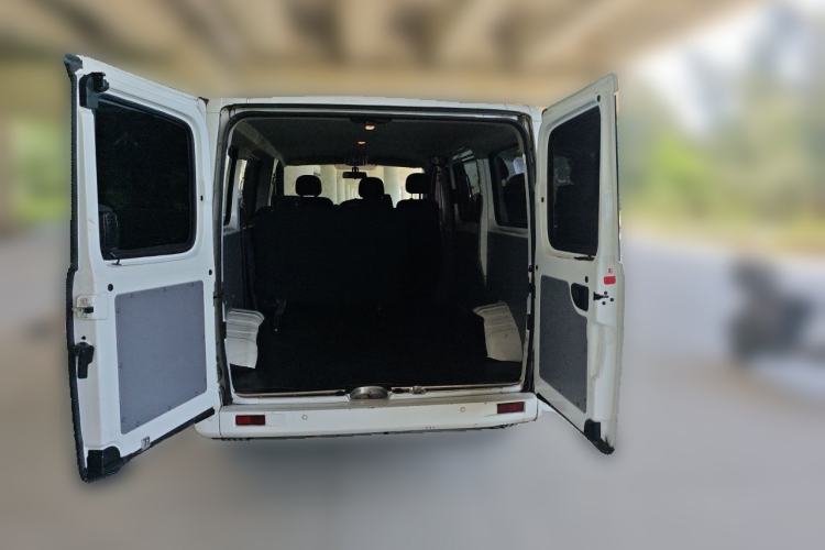 Used SAIC MAXUS Xintu V80 2021 2.0T Manual Classic Aoyuntong Short Wheelbase Ultra-Low Roof 5/6-Seater Trunk