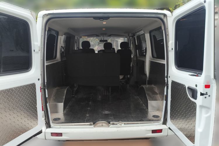 Used SAIC MAXUS Xintu V80 2021 2.0T AMT Classic Aoyuntong Short Wheelbase Ultra-Low Roof 5/6-Seater Trunk