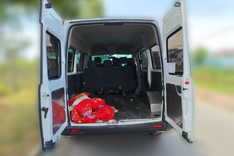 Used SAIC MAXUS Xintu V80  Trunk
