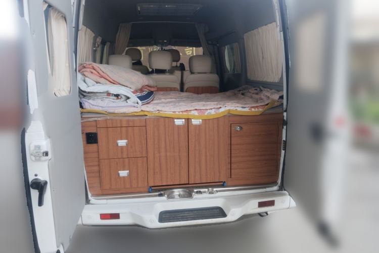 Used SAIC MAXUS Xintu V80 2021 2.0T PLUS AMT Aoyuntong Short-Wheelbase Mid-Roof 5/6-Seater Trunk