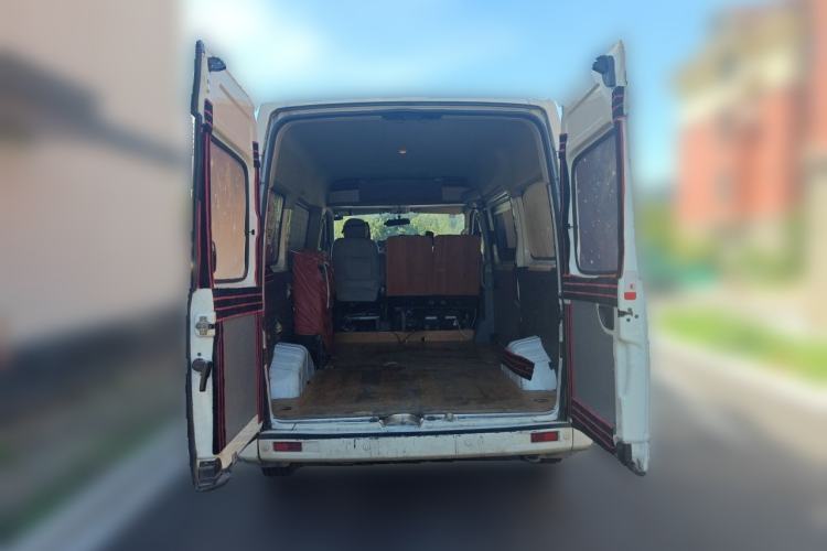 Used SAIC MAXUS Xintu V80 2021 2.0T PLUS AMT Aoyuntong Short-Wheelbase Mid-Roof 5/6-Seater Trunk