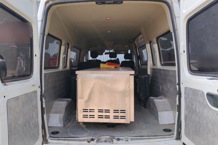 Used SAIC MAXUS Xintu V80  Trunk