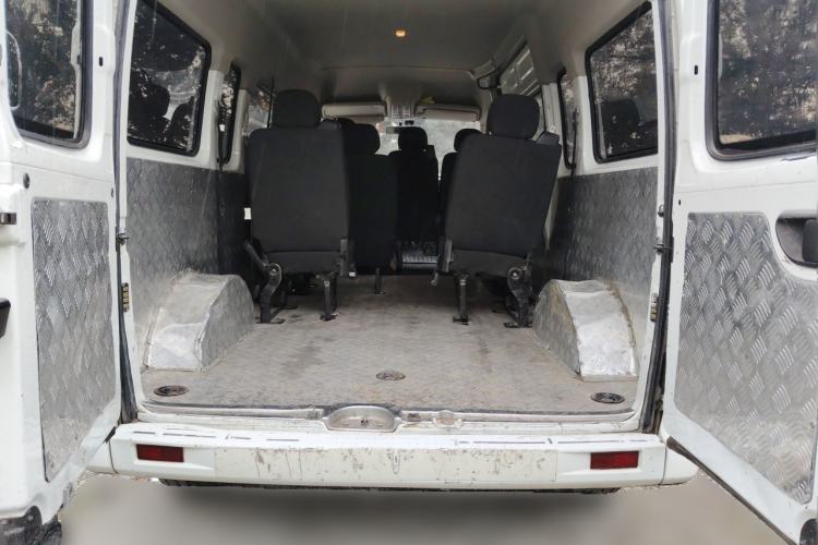Used SAIC MAXUS Xintu V80 2021 2.0T Manual Classic Aoyuntong Long Wheelbase Mid-Roof 6/7/8/9-Seater Trunk