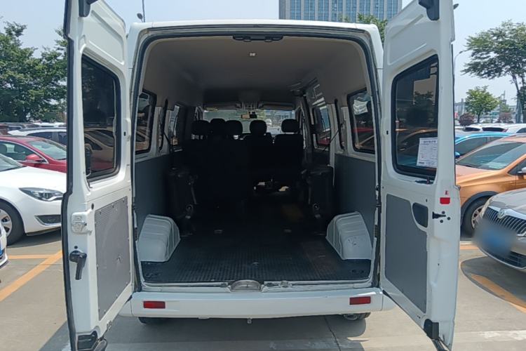 Used SAIC MAXUS Xintu V80 2021 2.0T Manual Classic Aoyuntong Long Wheelbase Mid-Roof 6/7/8/9-Seater Trunk