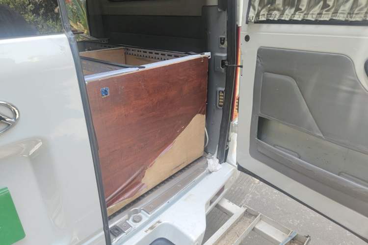 Used SAIC MAXUS Xintu V80  Trunk