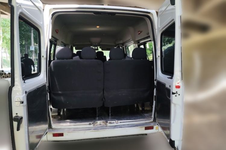 Used SAIC MAXUS Xintu V80 2021 2.0T AMT Classic Aoyuntong Short Wheelbase Mid-Roof 7/8/9-Seater Trunk