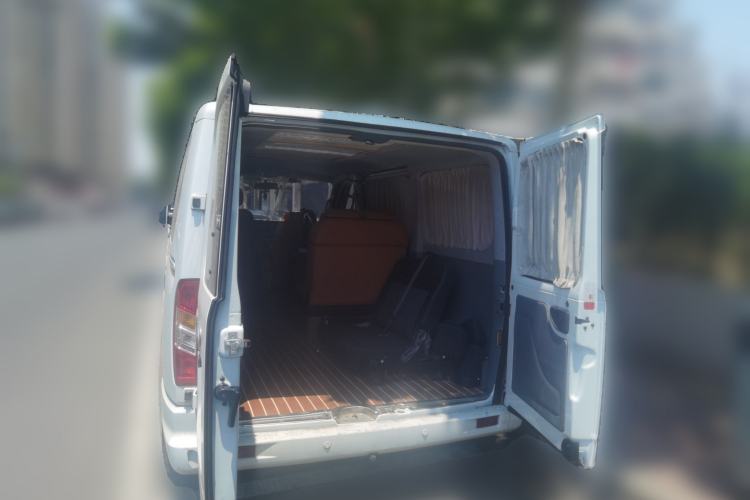 Used SAIC MAXUS Xintu V80  Trunk