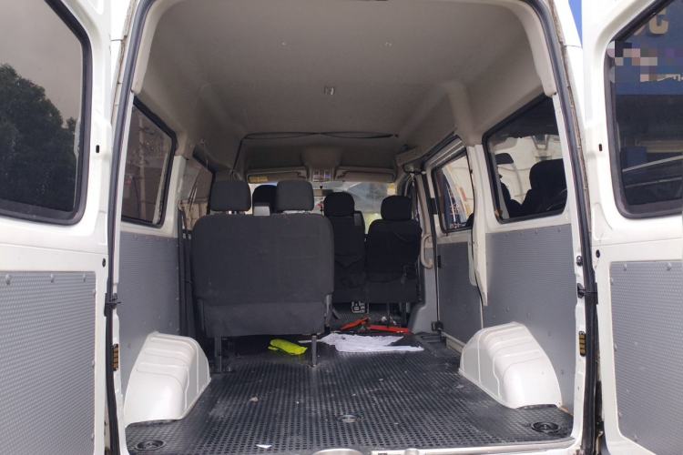 Used SAIC MAXUS Xintu V80  Trunk