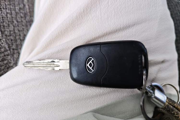 Used SAIC MAXUS Xintu V80 2021 2.0T Manual Classic Aoyuntong Short Wheelbase Mid-Roof 5/6-Seater Vehicle Key