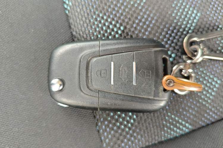 Used SAIC MAXUS Xintu V80 2021 2.0T AMT Classic Aoyuntong Short Wheelbase Ultra-Low Roof 5/6-Seater Vehicle Key