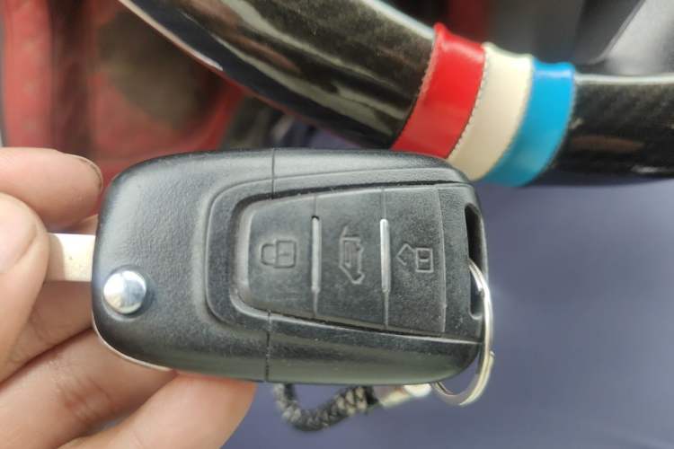 Used SAIC MAXUS Xintu V80 2021 2.0T Manual Classic Aoyuntong Long Wheelbase High-Roof 6/7/8/9-Seater Vehicle Key