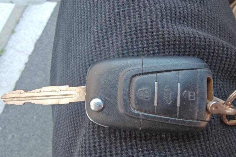 Used SAIC MAXUS Xintu V80 2021 2.0T PLUS AMT Aoyuntong Short-Wheelbase Mid-Roof 5/6-Seater Vehicle Key