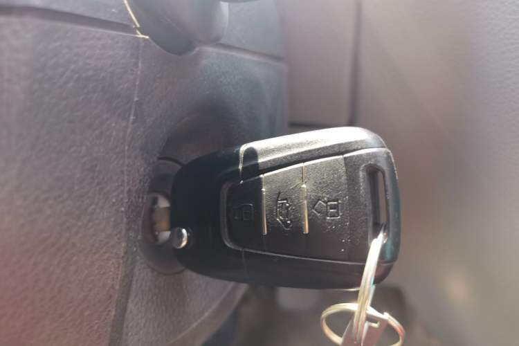 Used SAIC MAXUS Xintu V80 2021 2.0T Manual Classic Aoyuntong Short Wheelbase Mid-Roof 5/6-Seater Vehicle Key