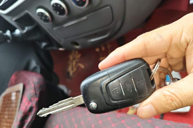 Used SAIC MAXUS Xintu V80 2021 2.0T Manual Classic Aoyuntong Long Wheelbase Mid-Roof 6/7/8/9-Seater Vehicle Key