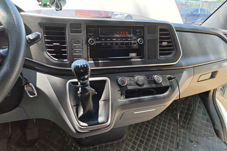 Used SAIC MAXUS Xintu V80  Audio And AC Panel