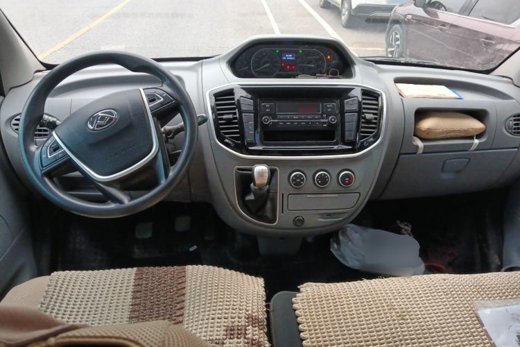Used SAIC MAXUS Xintu V80  Center Console
