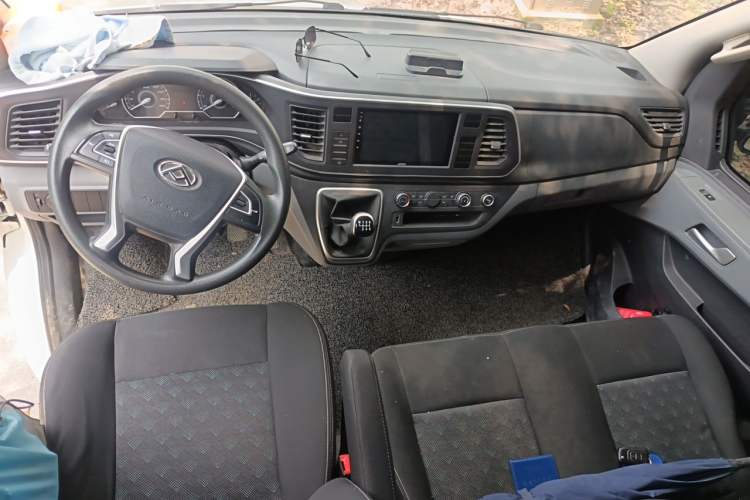 Used SAIC MAXUS Xintu V80  Center Console
