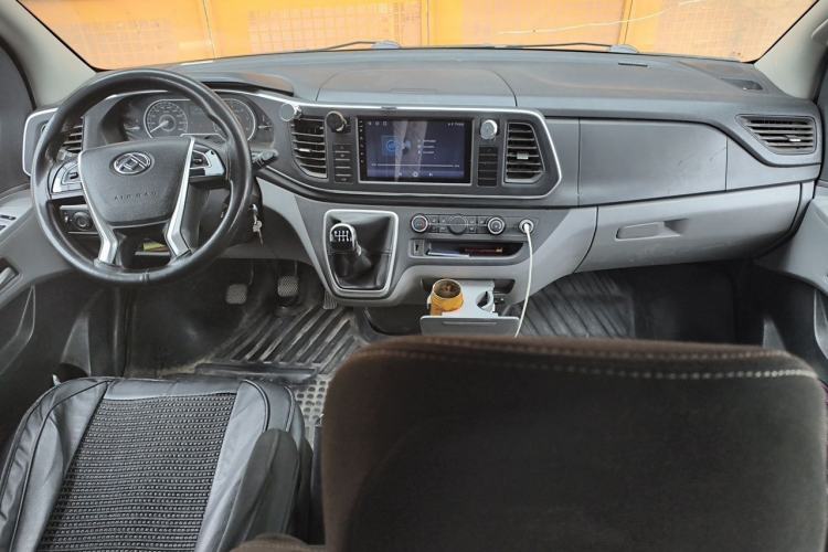 Used SAIC MAXUS Xintu V80  Center Console
