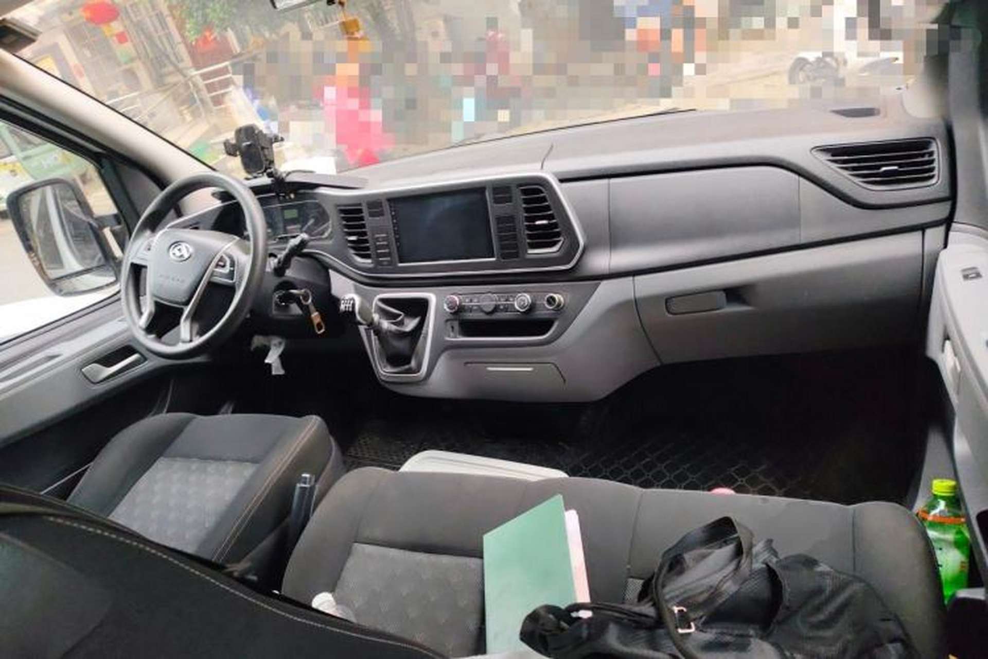 Used SAIC MAXUS Xintu V80  Center Console