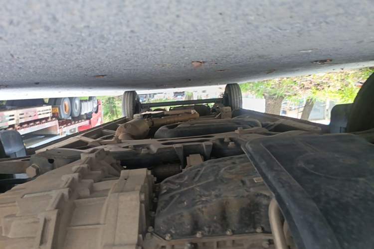 Used SAIC MAXUS Xintu V80  Chassis Front