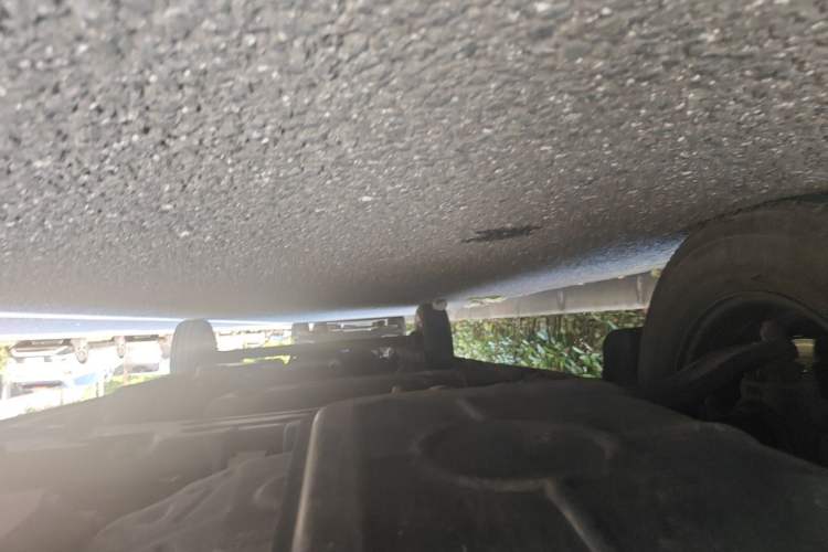 Used SAIC MAXUS Xintu V80  Chassis Front