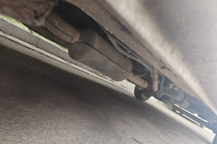 Used SAIC MAXUS Xintu V80  Chassis Front Left