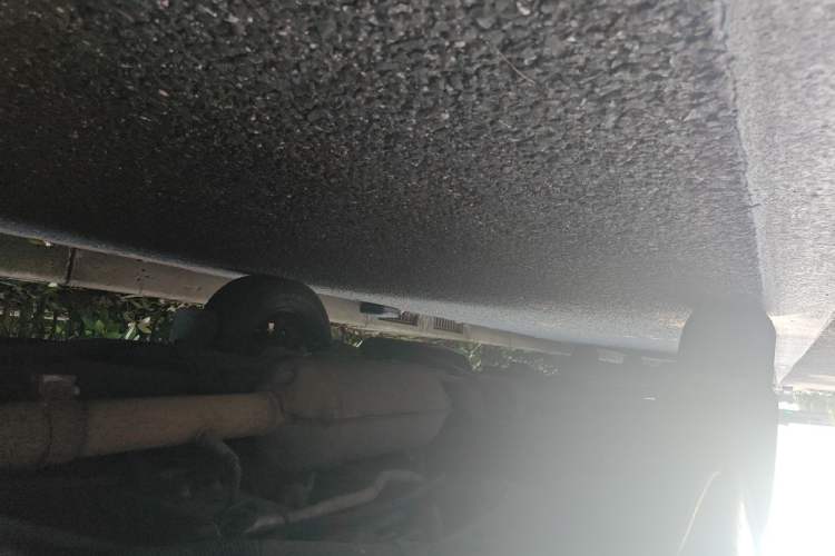 Used SAIC MAXUS Xintu V80  Chassis Front Left