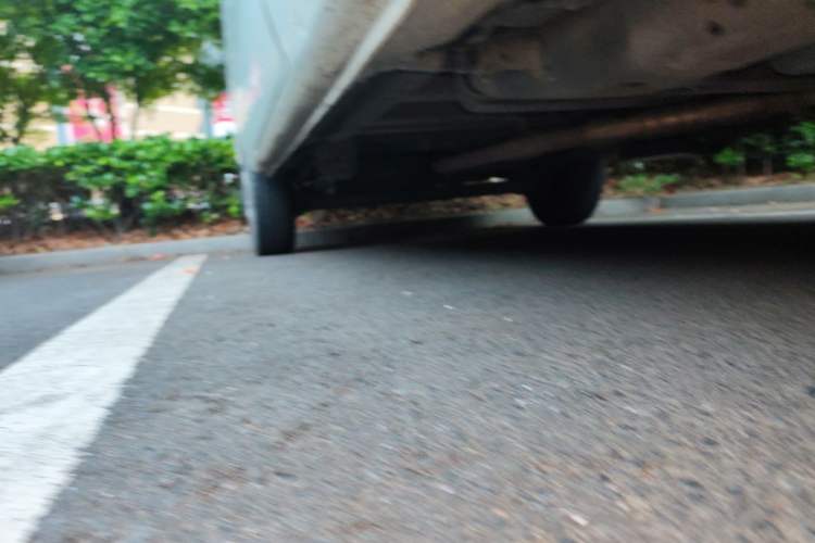 Used SAIC MAXUS Xintu V80  Chassis Front Right