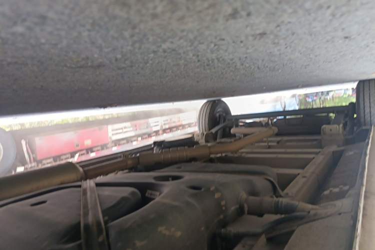 Used SAIC MAXUS Xintu V80  Chassis Front Right
