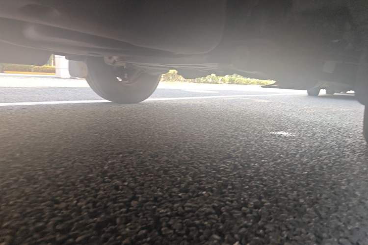 Used SAIC MAXUS Xintu V80  Chassis Front Right