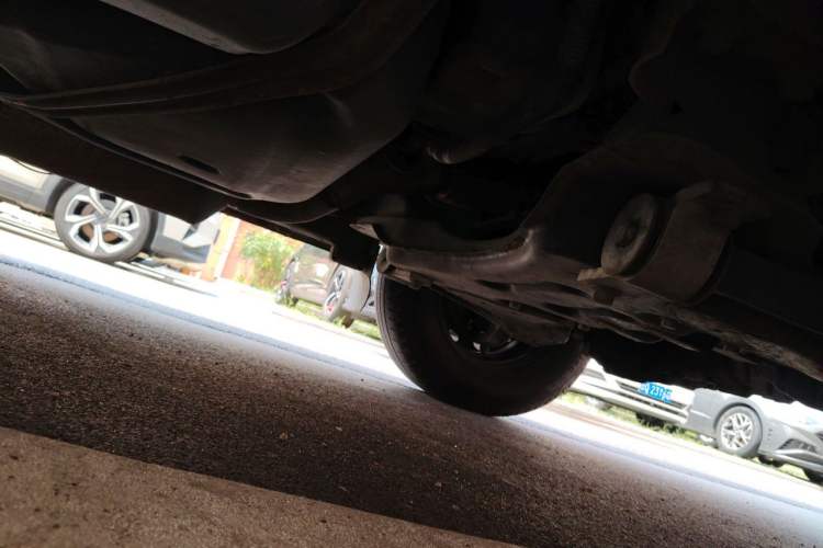 Used SAIC MAXUS Xintu V80  Chassis Front Right