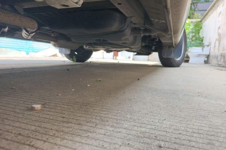 Used SAIC MAXUS Xintu V80  Chassis Front Right