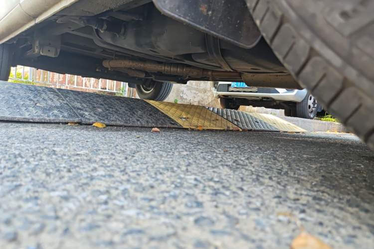 Used SAIC MAXUS Xintu V80  Chassis Front Right