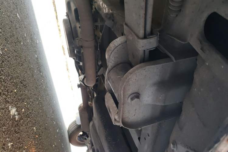 Used SAIC MAXUS Xintu V80  Chassis Rear Right