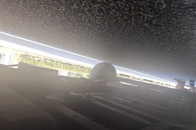 Used SAIC MAXUS Xintu V80  Chassis Rear Right