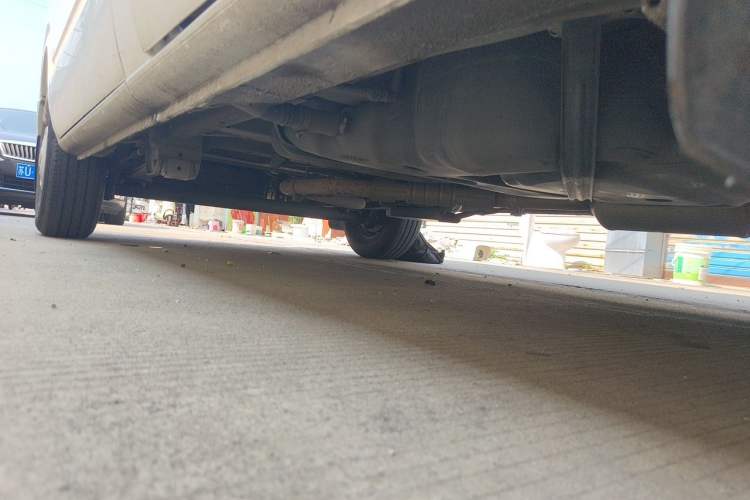 Used SAIC MAXUS Xintu V80  Chassis Rear Right