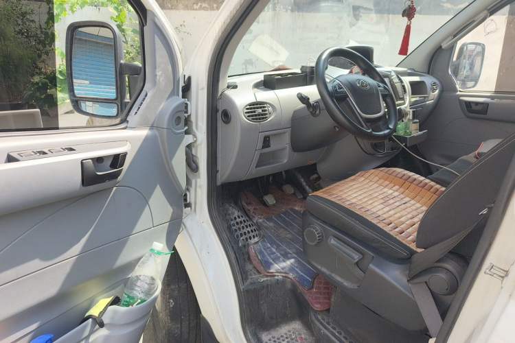 Used SAIC MAXUS Xintu V80  Driver Seat