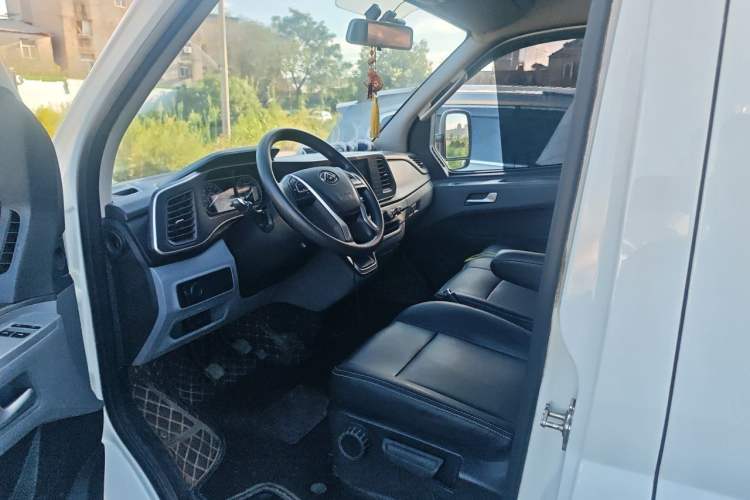 Used SAIC MAXUS Xintu V80  Driver Seat