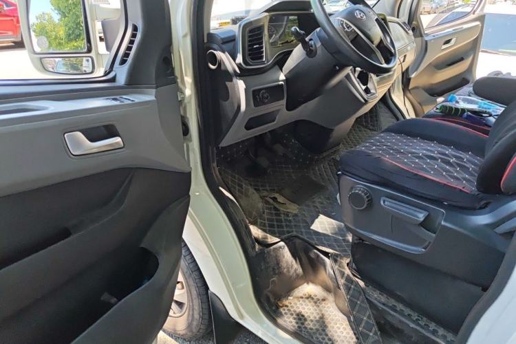 Used SAIC MAXUS Xintu V80  Driver Seat