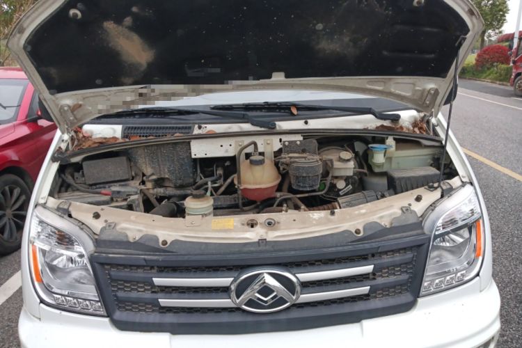 Used SAIC MAXUS Xintu V80  Engine Bay