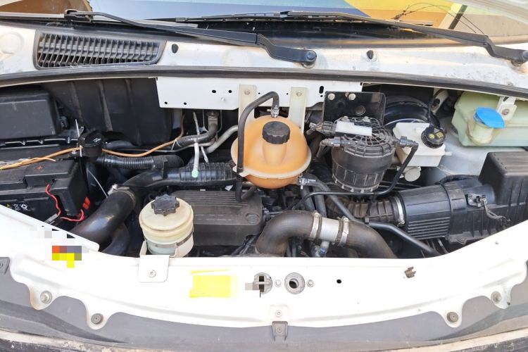 Used SAIC MAXUS Xintu V80  Engine Bay