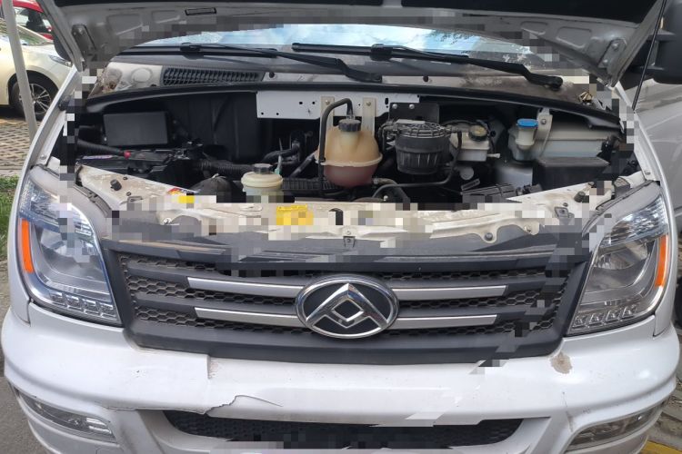 Used SAIC MAXUS Xintu V80  Engine Bay