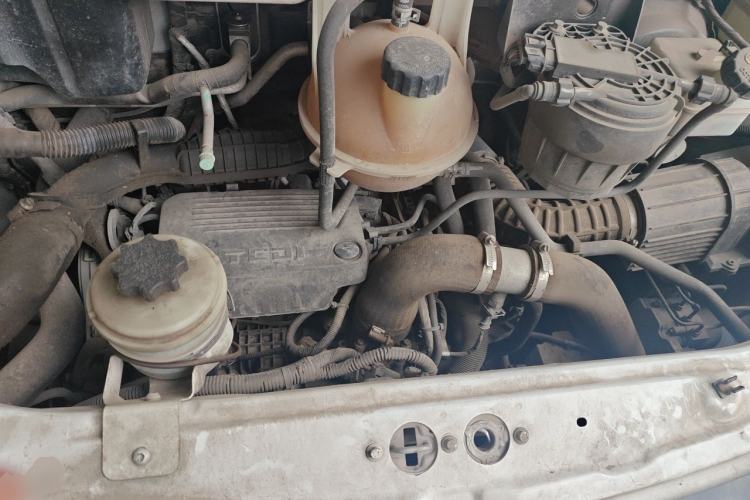 Used SAIC MAXUS Xintu V80  Engine Bay