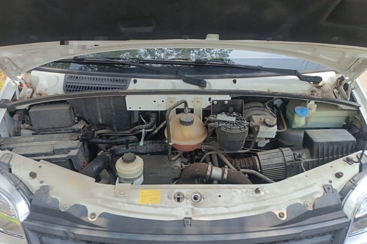 Used SAIC MAXUS Xintu V80  Engine Bay