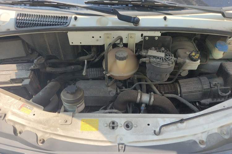 Used SAIC MAXUS Xintu V80  Engine Bay