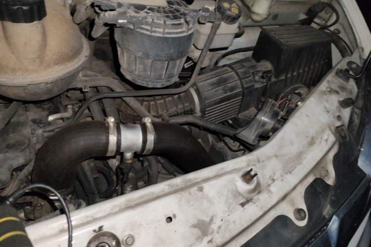 Used SAIC MAXUS Xintu V80  Engine Bay Left