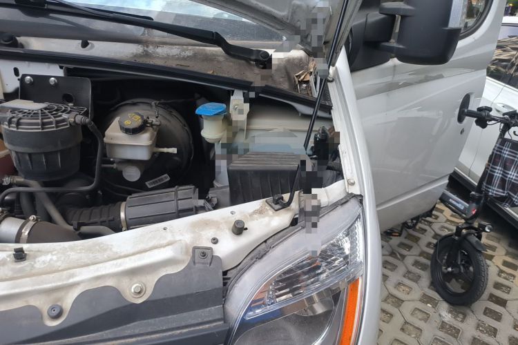 Used SAIC MAXUS Xintu V80  Engine Bay Left