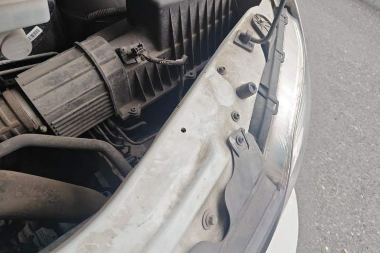 Used SAIC MAXUS Xintu V80  Engine Bay Left