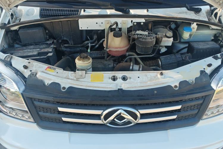 Used SAIC MAXUS Xintu V80  Engine Bay